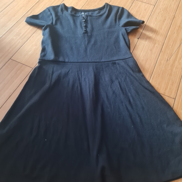 Art Class Black Buttoned Ribbed Top - Picture 2 of 2